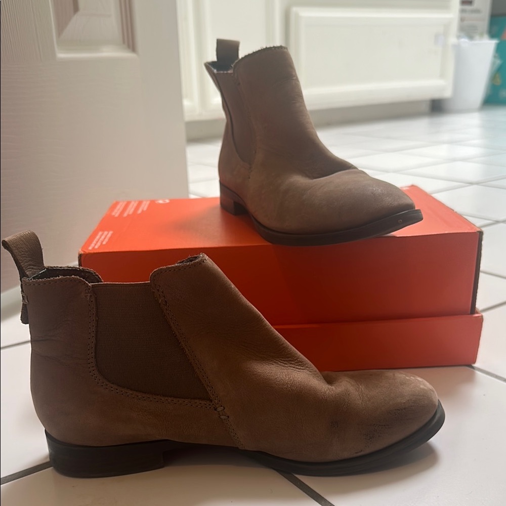 Sperry Chelsea Ankle Boots